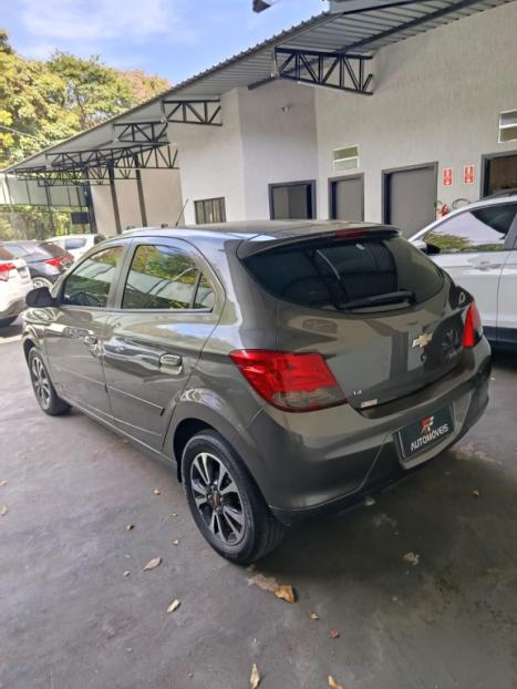 CHEVROLET Onix Hatch 1.4 4P FLEX LTZ, Foto 4