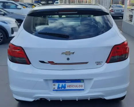 CHEVROLET Onix Hatch 1.4 4P FLEX EFFECT, Foto 5