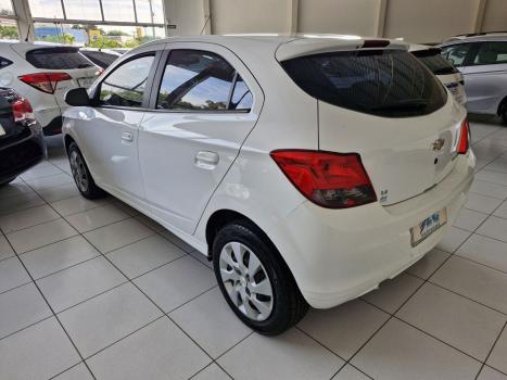 CHEVROLET Onix Hatch 1.4 4P FLEX LT, Foto 4