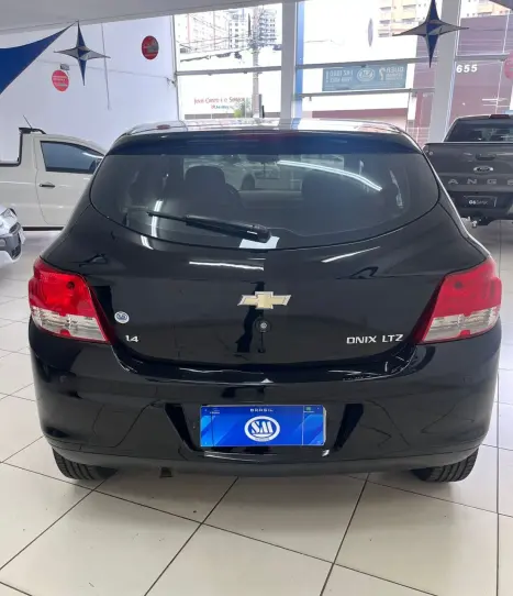 CHEVROLET Onix Hatch 1.4 4P FLEX LTZ, Foto 7