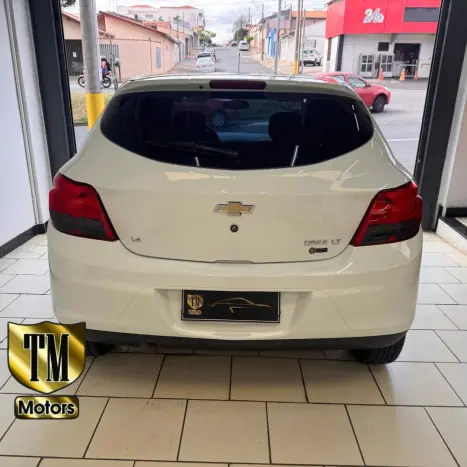 CHEVROLET Onix Hatch 1.4 4P FLEX LT, Foto 5