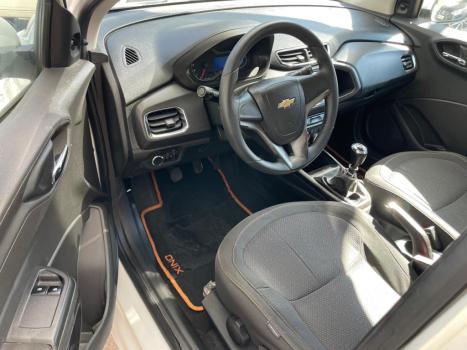 CHEVROLET Onix Hatch 1.0 4P FLEX LT LOLLAPALOOZA, Foto 6