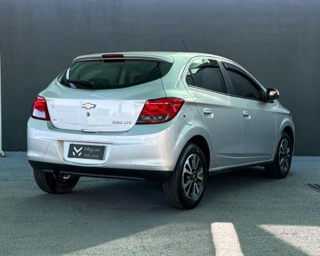 CHEVROLET Onix Hatch 1.4 4P FLEX LTZ, Foto 4