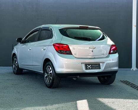 CHEVROLET Onix Hatch 1.4 4P FLEX LTZ, Foto 6