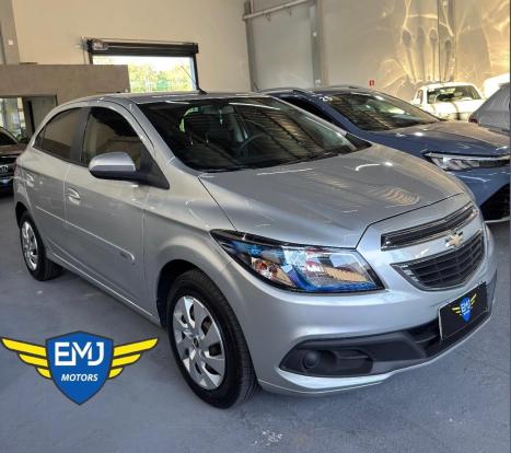 CHEVROLET Onix Hatch 1.4 4P FLEX LT, Foto 3