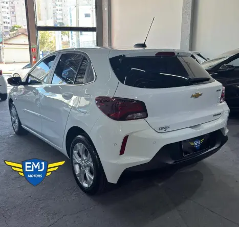 CHEVROLET Onix Hatch 1.0 12V 4P FLEX PREMIER 2 TURBO AUTOMTICO, Foto 4