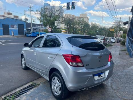 CHEVROLET Onix Hatch 1.0 4P FLEX LT, Foto 2