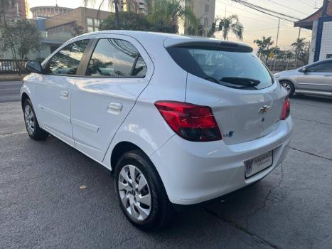 CHEVROLET Onix Hatch 1.4 4P FLEX LT, Foto 5
