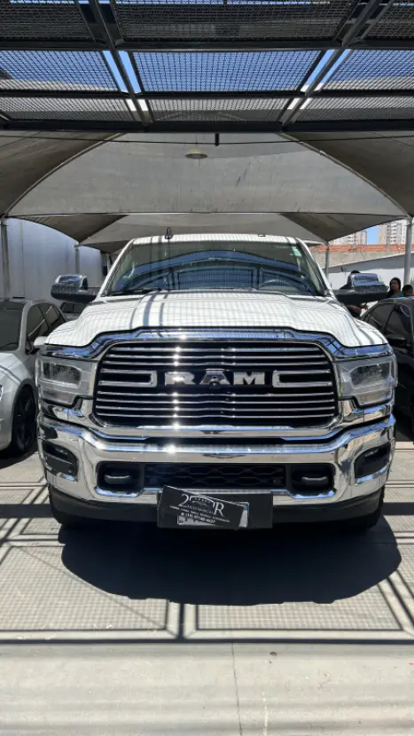 DODGE Ram 6.7 I6 24V 4P 2500 LARAMIE 4X4 TURBODIESEL  AUTOMTICO CABINE DUPLA, Foto 1