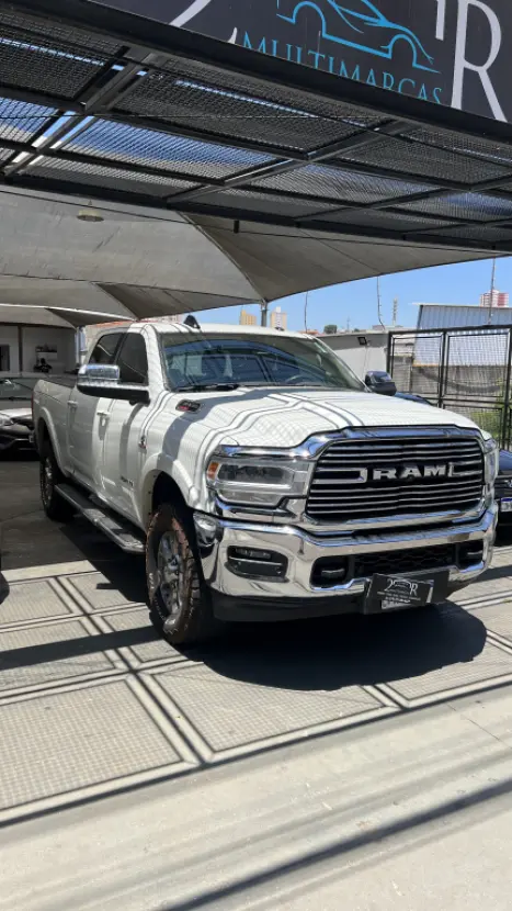 DODGE Ram 6.7 I6 24V 4P 2500 LARAMIE 4X4 TURBODIESEL  AUTOMTICO CABINE DUPLA, Foto 2