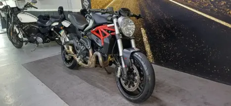 DUCATI Monster 821 ABS, Foto 4