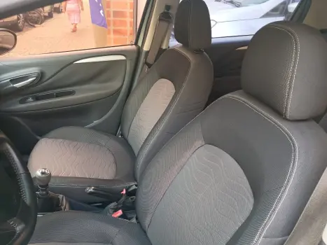 FIAT Punto 1.6 16V 4P ESSENCE FLEX, Foto 11