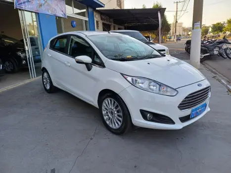 FORD Fiesta Hatch 1.6 16V 4P FLEX TITANIUM PLUS POWERSHIFT AUTOMTICO, Foto 1