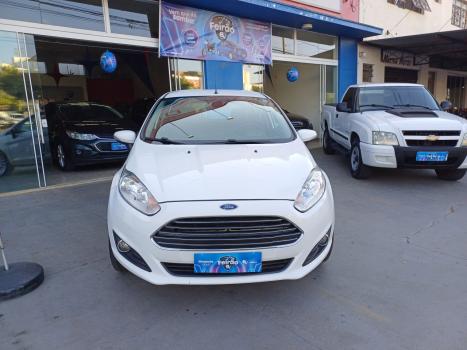 FORD Fiesta Hatch 1.6 16V 4P FLEX TITANIUM PLUS POWERSHIFT AUTOMTICO, Foto 2