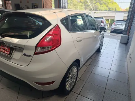 FORD Fiesta Hatch 1.6 16V 4P FLEX TITANIUM POWERSHIFT AUTOMTICO, Foto 4