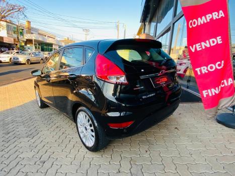 FORD Fiesta Hatch 1.6 4P FLEX TITANIUM POWERSHIFT AUTOMTICO, Foto 4