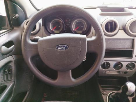 FORD Fiesta Hatch 1.6, Foto 8