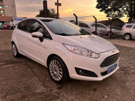 FORD Fiesta Hatch 1.6 16V 4P FLEX TITANIUM PLUS POWERSHIFT AUTOMTICO, Foto 6