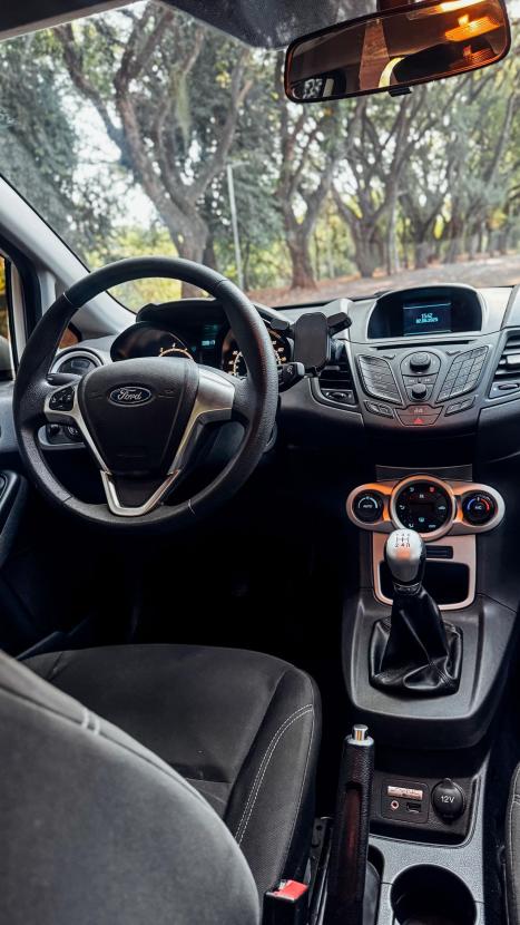 FORD Fiesta Hatch 1.6, Foto 5
