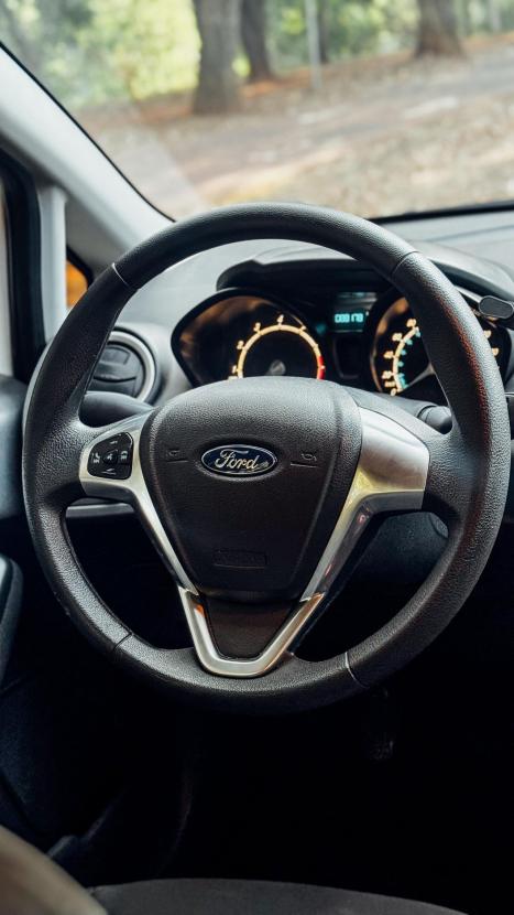 FORD Fiesta Hatch 1.6, Foto 6