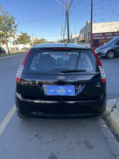 FORD Fiesta Hatch 1.6, Foto 2