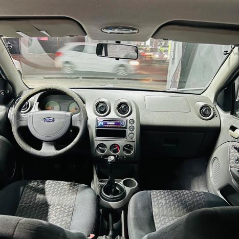 FORD Fiesta Hatch 1.6, Foto 10