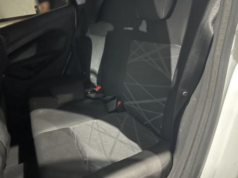 FORD Fiesta Hatch 1.6, Foto 8