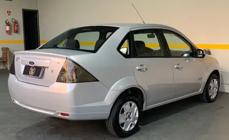 FORD Fiesta Sedan 1.6 4P ROCAM FLEX, Foto 4