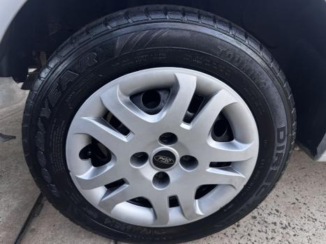 FORD Fiesta Sedan 1.6 4P ROCAM FLEX, Foto 5