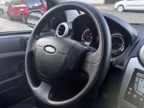 FORD Fiesta Sedan 1.6 4P ROCAM FLEX, Foto 9