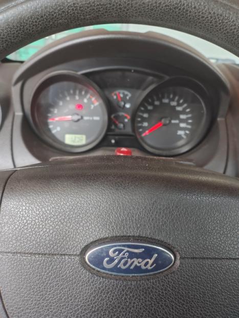 FORD Fiesta Sedan 1.6 4P FLEX, Foto 2
