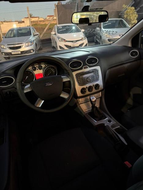 FORD Focus Hatch 1.6 4P GLX FLEX, Foto 9