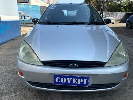 FORD Focus Hatch 1.8 16V 4P, Foto 2