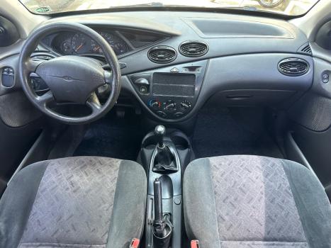 FORD Focus Hatch 1.8 16V 4P, Foto 8