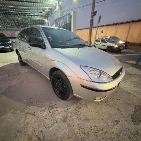 FORD Focus Hatch 2.0 16V 4P GLX, Foto 3
