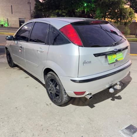 FORD Focus Hatch 2.0 16V 4P GLX, Foto 6