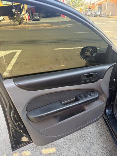 FORD Focus Sedan 1.6 16V 4P GL FLEX, Foto 9