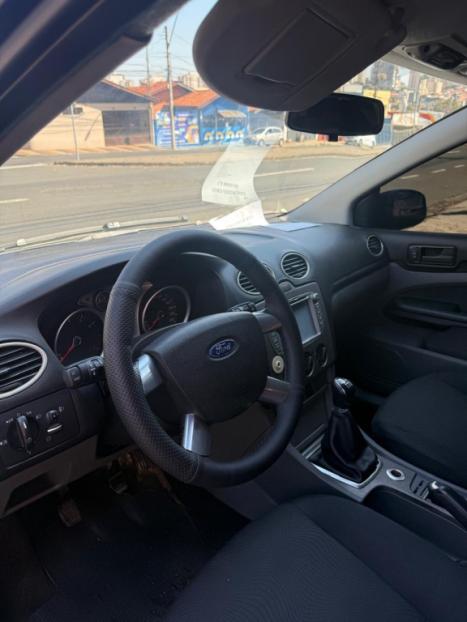 FORD Focus Sedan 1.6 16V 4P GL FLEX, Foto 10