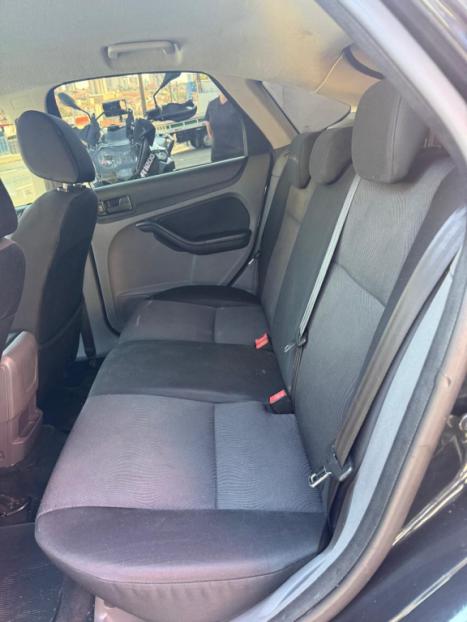 FORD Focus Sedan 1.6 16V 4P GL FLEX, Foto 12