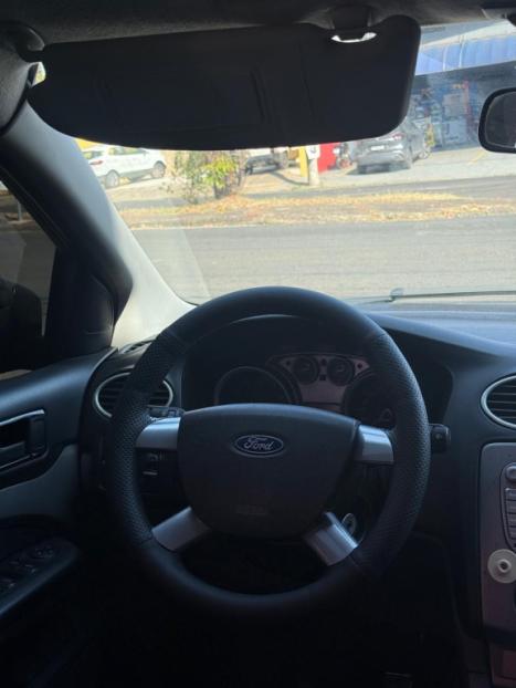 FORD Focus Sedan 1.6 16V 4P GL FLEX, Foto 14