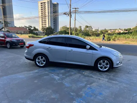 FORD Focus Sedan 2.0 16V 4P FLEX SE POWERSHIFT AUTOMTICO, Foto 4