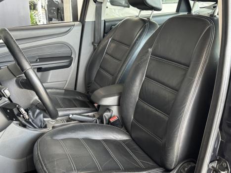 FORD Focus Sedan 2.0 16V 4P, Foto 9