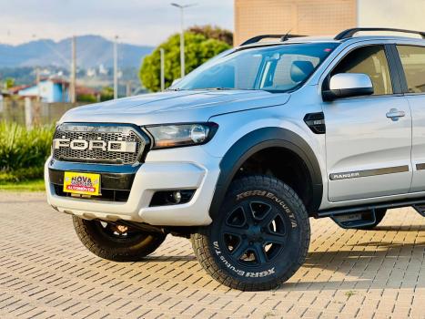 FORD Ranger 2.2 16V XLS DIESEL 4X4 CABINE DUPLA, Foto 7