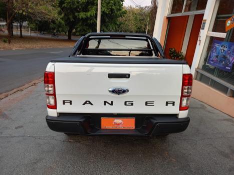 FORD Ranger 2.2 16V XLS DIESEL 4X4 CABINE DUPLA, Foto 6