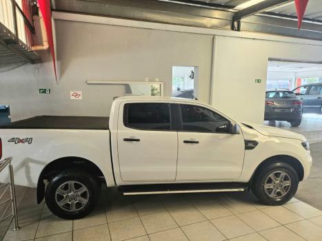 FORD Ranger 2.2 16V XLS DIESEL 4X4 CABINE DUPLA AUTOMTICO, Foto 4