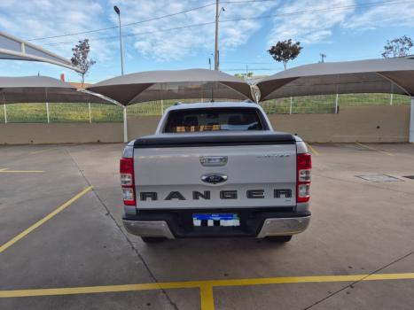 FORD Ranger 3.2 20V CABINE DUPLA 4X4 LIMITED TURBO DIESEL AUTOMTICO, Foto 5
