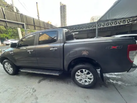 FORD Ranger 3.2 20V XLT 4X4 CABINE DUPLA TURBO DIESEL AUTOMTICO, Foto 4