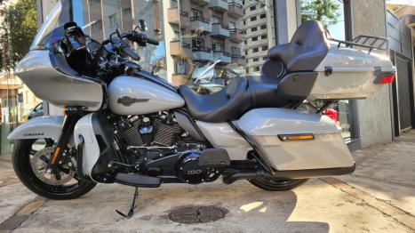 HARLEY DAVIDSON Road Glide Limited FLTRK 1800, Foto 1