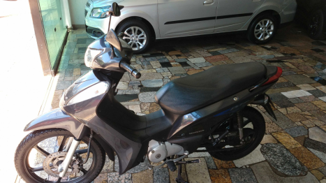 HONDA Biz 125 EX, Foto 2