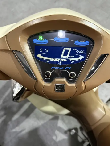 HONDA Biz 125 EX, Foto 10
